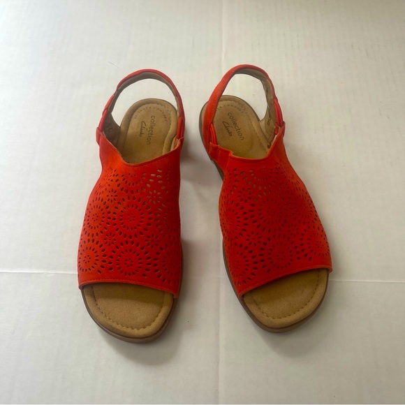 Clark’s Reyna  Swirl Flat Sandals - Picture 1 of 9